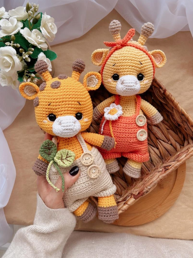 🦒 Lila & Enzo the Giraffes