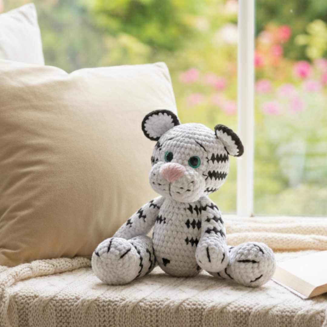 Marun – The Gentle Crochet White Tiger🐯
